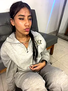 Snapshot of Deysha_Garcias chatting on November 5, 2025, 3:59 pm Deysha Garcias online show from November 5, 2025, 3:59 pm