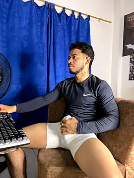 Snapshot of DavideVentura_ chatting on September 16, 2025, 7:42 am DavideVentura online show from September 16, 2025, 7:42 am