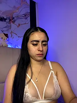 Snapshot of Elha_20 chatting on September 12, 2025, 8:19 pm Elha 20 online show from September 12, 2025, 8:19 pm