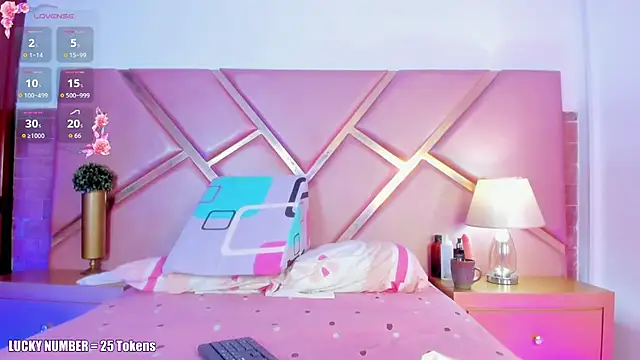 Snapshot of SophieSinclair chatting on October 11, 2025, 12:28 pm SophieSinclair online show from October 11, 2025, 12:28 pm