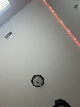 Snapshot of AllesandraLove chatting on November 23, 2025, 5:34 pm AllesandraLove online show from November 23, 2025, 5:34 pm