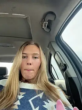 Snapshot of AllesandraLove chatting on November 24, 2025, 3:56 pm AllesandraLove online show from November 24, 2025, 3:56 pm