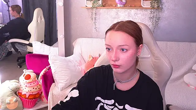 FoxyMayy online show from October 10, 2025, 7:20 am