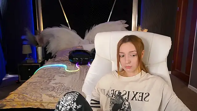 FoxyMayy online show from June 26, 2026, 1:17 pm
