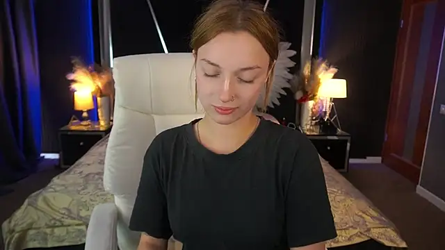 FoxyMayy online show from August 4, 2026, 1:15 pm