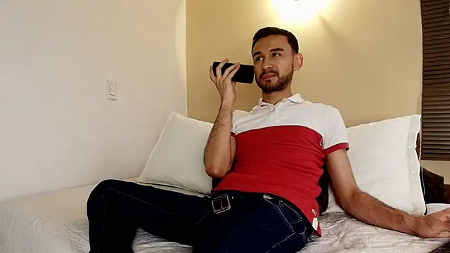 Snapshot of Axel_Moon_S chatting on November 26, 2025, 7:58 pm Axel Moon S online show from November 26, 2025, 7:58 pm