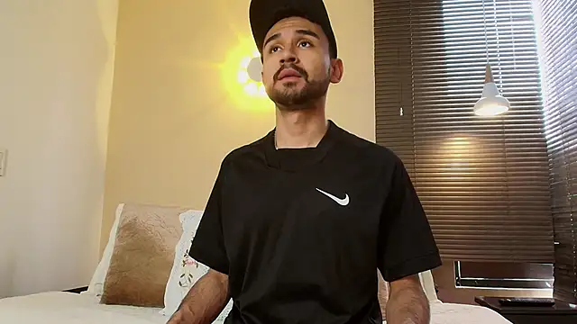 Snapshot of Axel_Moon_S chatting on October 20, 2025, 6:30 pm Axel Moon S online show from October 20, 2025, 6:30 pm