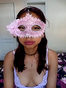 Snapshot of Fannylinda chatting on March 21, 2026, 7:29 pm Fannylinda online show from March 21, 2026, 7:29 pm