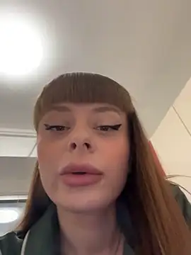 BabyBee  online show from November 15, 2025, 2:54 pm