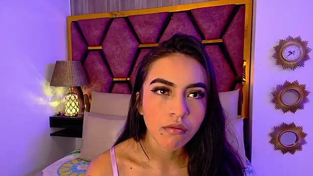 Snapshot of Leslie_Bussh_ chatting on February 6, 2026, 12:01 pm Leslie Bussh online show from February 6, 2026, 12:01 pm