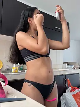 Snapshot of Leslie_Bussh_ chatting on March 4, 2026, 3:42 pm Leslie Bussh online show from March 4, 2026, 3:42 pm