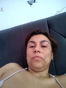 Snapshot of vanessa-titisM chatting on May 10, 2026, 5:15 pm vanessa-titisM online show from May 10, 2026, 5:15 pm