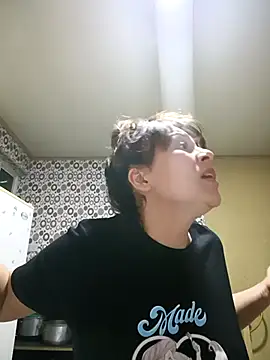 vanessa-titisM online show from March 26, 2026, 4:00 am