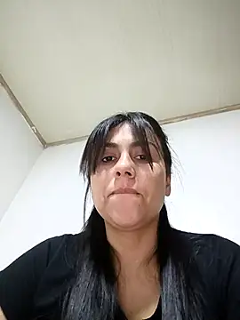 Snapshot of vanessa-titisM chatting on November 9, 2025, 2:15 am vanessa-titisM online show from November 9, 2025, 2:15 am