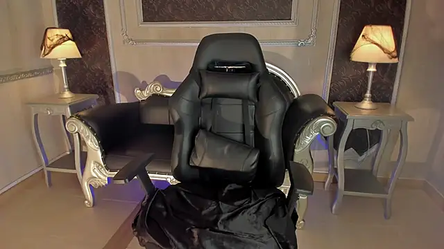 Helenstanford online show from October 18, 2025, 1:13 pm