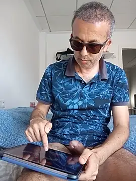 Snapshot of EmilioTaladdro chatting on June 3, 2026, 3:17 pm EmilioTaladdro online show from June 3, 2026, 3:17 pm