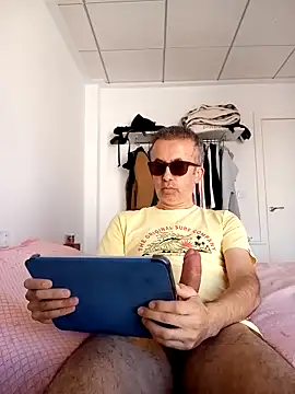 Snapshot of EmilioTaladdro chatting on May 11, 2026, 8:38 am EmilioTaladdro online show from May 11, 2026, 8:38 am