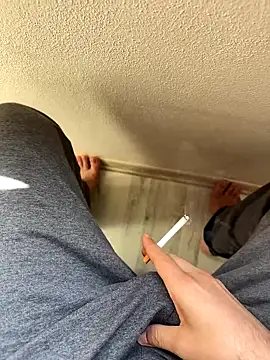 Snapshot of LAZ3R1 chatting on October 22, 2025, 6:24 am LAZ3R1 online show from October 22, 2025, 6:24 am