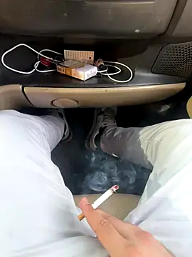 Snapshot of LAZ3R1 chatting on October 28, 2025, 2:05 pm LAZ3R1 online show from October 28, 2025, 2:05 pm