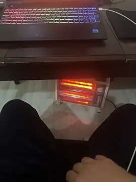 Snapshot of LAZ3R1 chatting on December 2, 2025, 10:22 pm LAZ3R1 online show from December 2, 2025, 10:22 pm