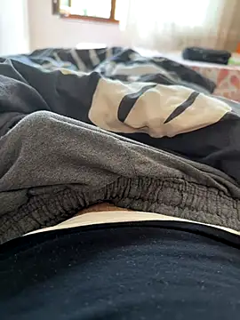 Snapshot of LAZ3R1 chatting on October 10, 2025, 7:42 am LAZ3R1 online show from October 10, 2025, 7:42 am