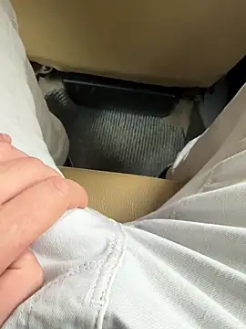 Snapshot of LAZ3R1 chatting on October 13, 2025, 9:00 am LAZ3R1 online show from October 13, 2025, 9:00 am