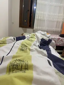 Snapshot of LAZ3R1 chatting on October 29, 2025, 3:33 pm LAZ3R1 online show from October 29, 2025, 3:33 pm