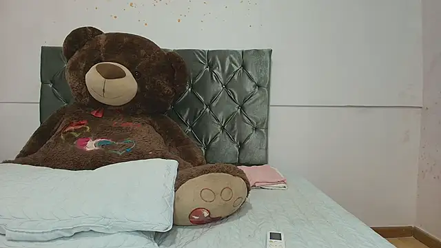 debora ortiz online show from October 27, 2025, 1:23 pm