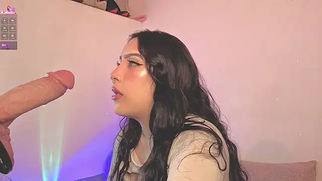 Snapshot of ashlynnlowe_ chatting on November 22, 2025, 7:46 pm ashlynnlowe online show from November 22, 2025, 7:46 pm