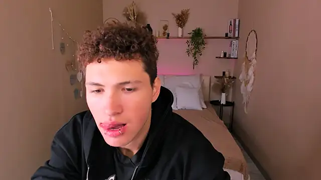 Snapshot of JonnyDarka chatting on October 21, 2025, 10:36 am JonnyDarka online show from October 21, 2025, 10:36 am