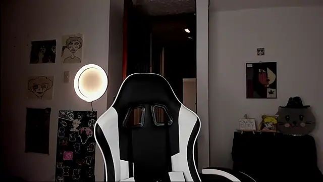 Snapshot of guynextdo0r chatting on October 7, 2025, 9:10 am guynextdo0r online show from October 7, 2025, 9:10 am