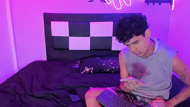 Snapshot of Lucky_boys__X chatting on April 15, 2026, 1:48 pm Lucky boys X online show from April 15, 2026, 1:48 pm