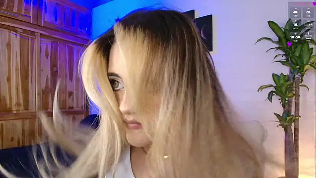 MaryMoon  online show from November 3, 2025, 9:40 pm