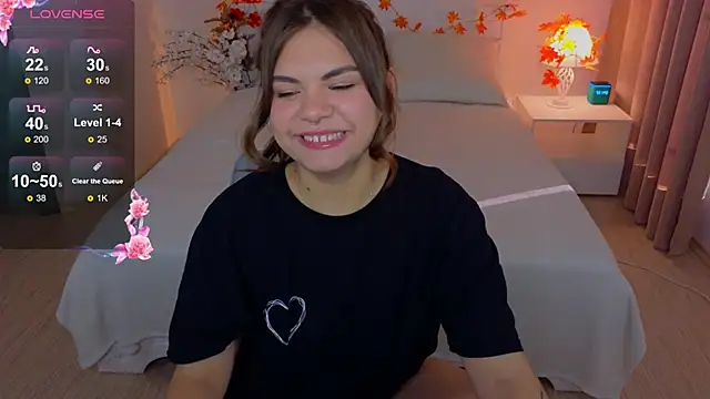 Mia  Moon   online show from September 27, 2025, 1:34 am