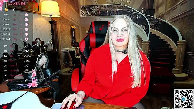 Snapshot of Nina_Devillle chatting on March 7, 2026, 12:21 pm Nina Devillle online show from March 7, 2026, 12:21 pm