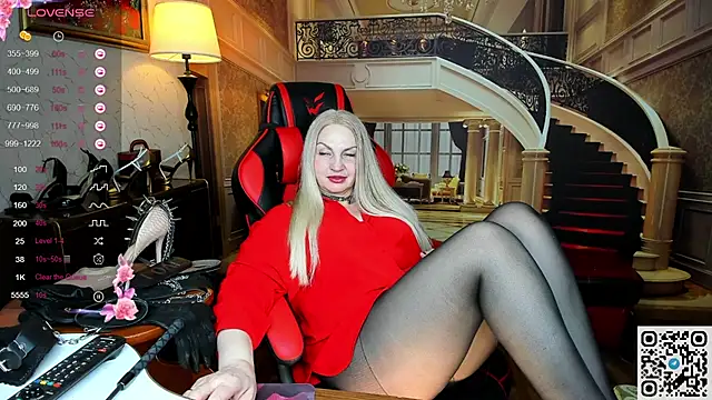 Snapshot of Nina_Devillle chatting on March 6, 2026, 8:04 pm Nina Devillle online show from March 6, 2026, 8:04 pm