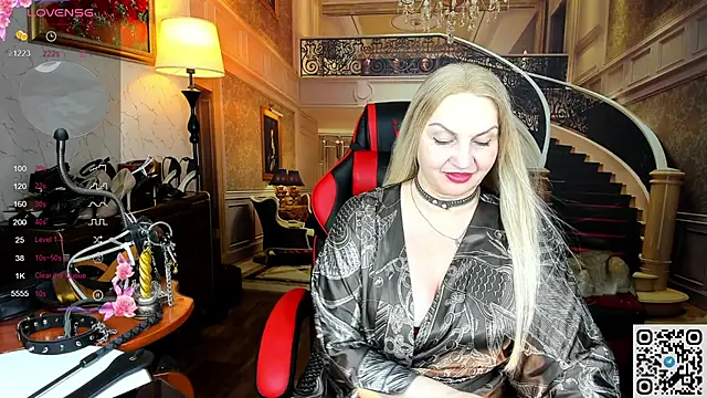 Nina Devillle online show from April 23, 2026, 7:59 pm
