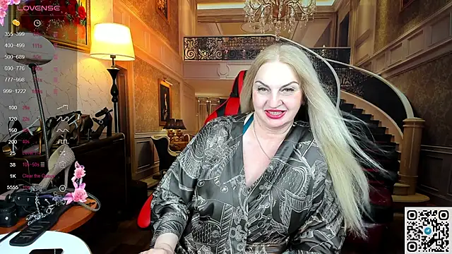 Snapshot of Nina_Devillle chatting on June 11, 2026, 8:55 am Nina Devillle online show from June 11, 2026, 8:55 am
