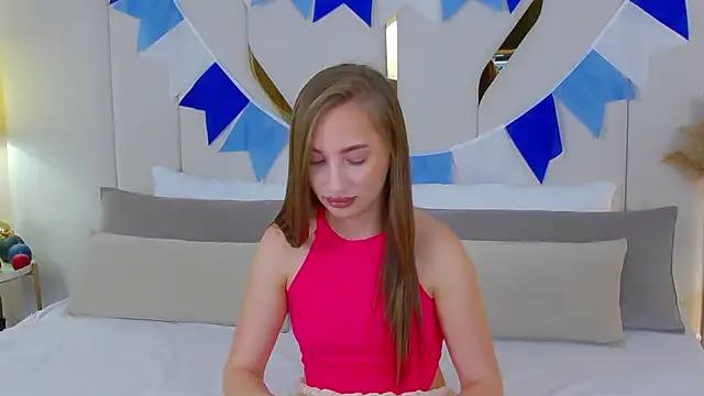 Miranda Scott online show from October 3, 2025, 5:03 pm