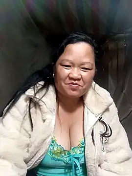 riso-00 online show from November 13, 2025, 2:48 am