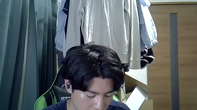 aokunvvv online show from September 26, 2025, 10:55 am