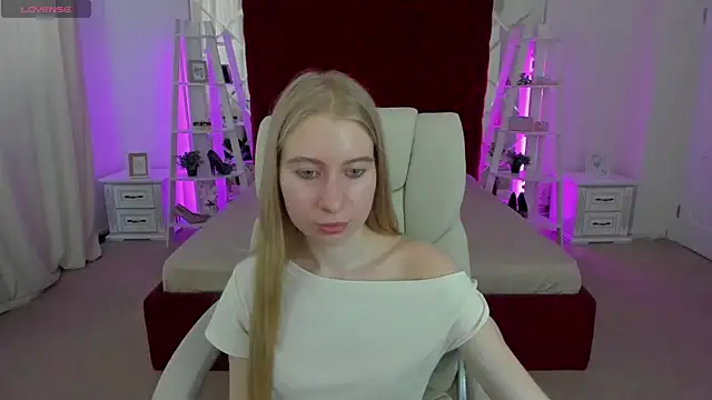 Alina Blonde online show from July 20, 2026, 10:39 am