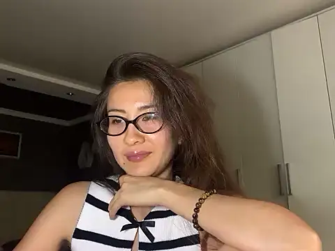 Kivoora online show from July 23, 2026, 9:06 am