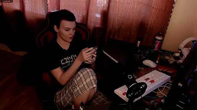 Snapshot of KrisNeal chatting on March 17, 2026, 9:34 am KrisNeal online show from March 17, 2026, 9:34 am