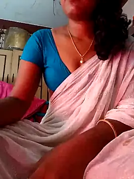 Snapshot of Tamil_Kavitha chatting on May 7, 2026, 11:41 pm Tamil Kavitha online show from May 7, 2026, 11:41 pm