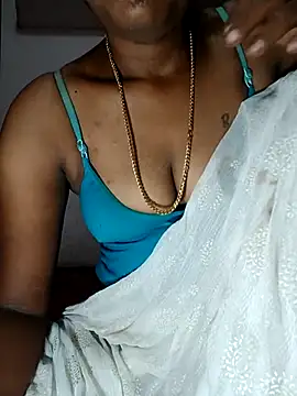 Snapshot of Tamil_Kavitha chatting on October 13, 2025, 7:04 pm Tamil Kavitha online show from October 13, 2025, 7:04 pm