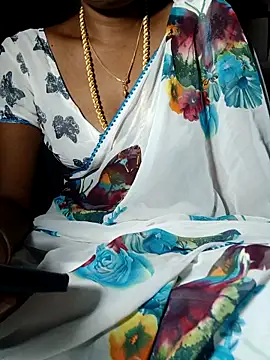 Snapshot of Tamil_Kavitha chatting on April 12, 2026, 12:30 pm Tamil Kavitha online show from April 12, 2026, 12:30 pm