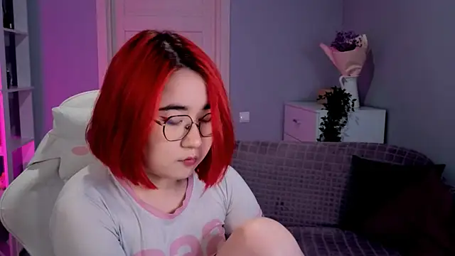 Sexy Peachy online show from September 17, 2025, 7:54 am