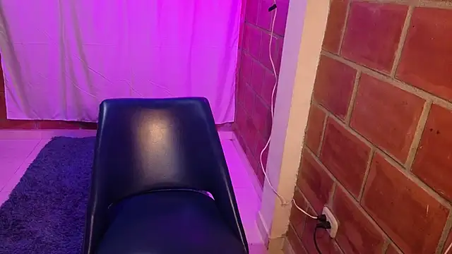 Snapshot of alejandrajade chatting on December 14, 2025, 8:09 am alejandrajade online show from December 14, 2025, 8:09 am