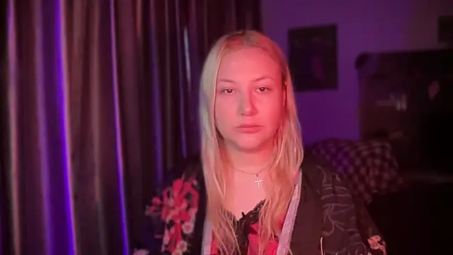 BikiHellena online show from December 16, 2025, 5:22 am